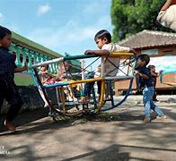 Agar Anak Berani Sekolah Sendiri